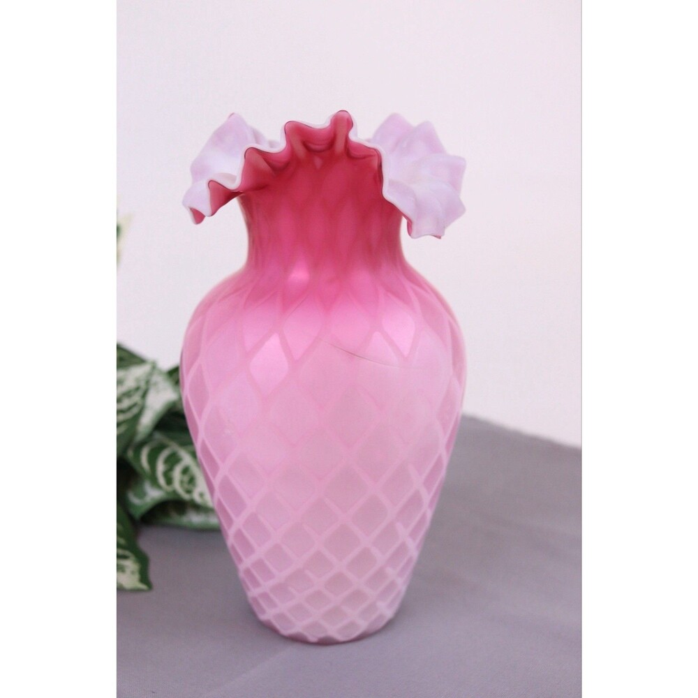 ANTIQUE PINK BLOWN MOTHER OF PEARL DIAMOND QUILTED CASED SATIN GLASS VASE 7”